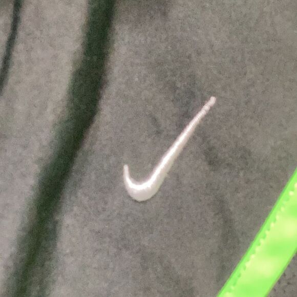 Black and green Nike dri-fit shorts - Picture 4 of 4